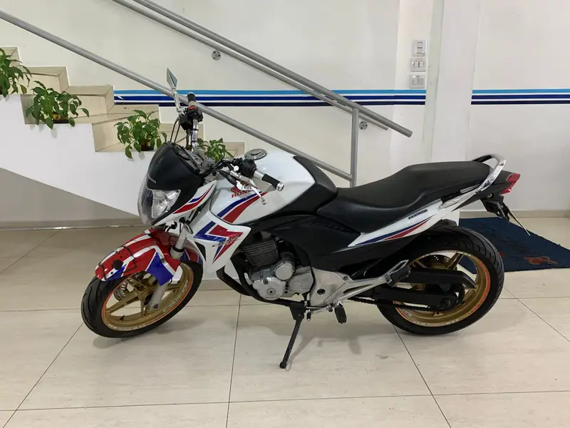 Honda CB 300R Standard