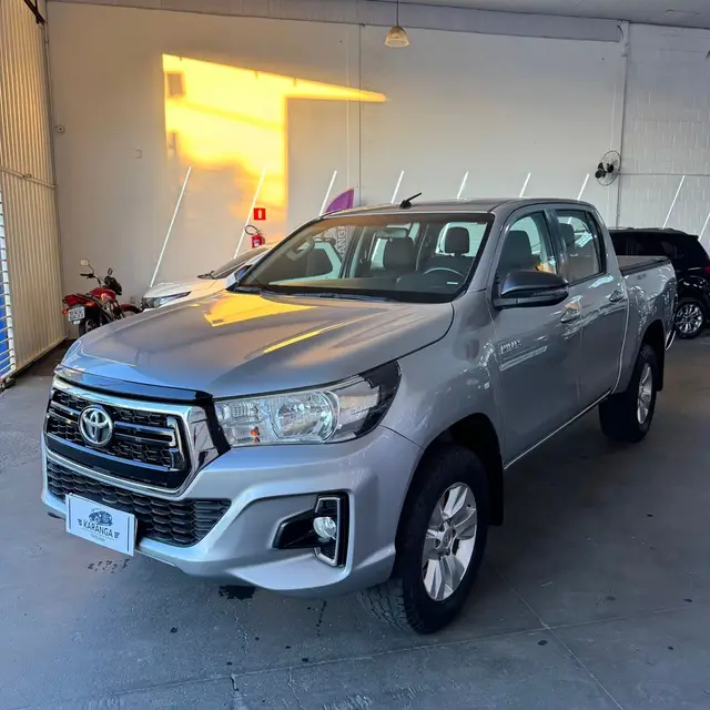 Carro Toyota Hilux Cabine Dupla 2019 Hilux 2.8 TDI CD SR 4x4 (Aut)