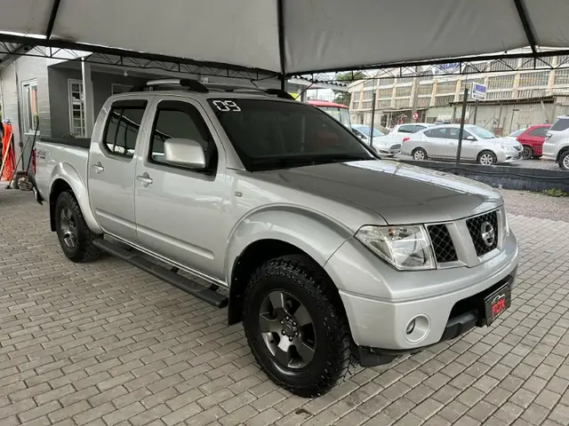 Carro Nissan Frontier 2009 XE 4x4 2.5 16V (cab. dupla)