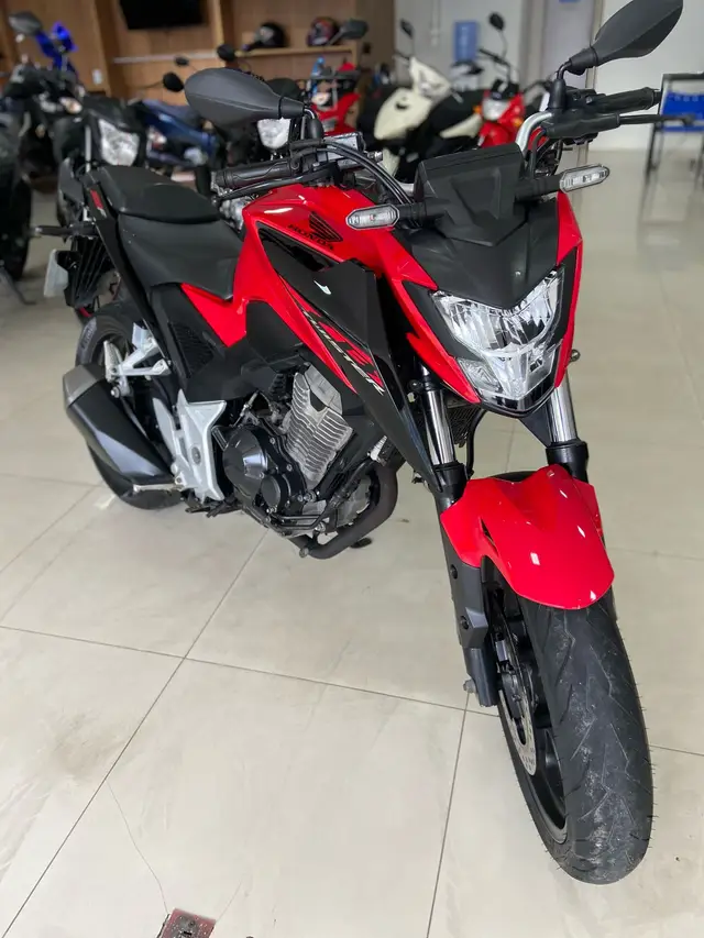 Moto Honda CB 300F Twister 2023 (CBS)