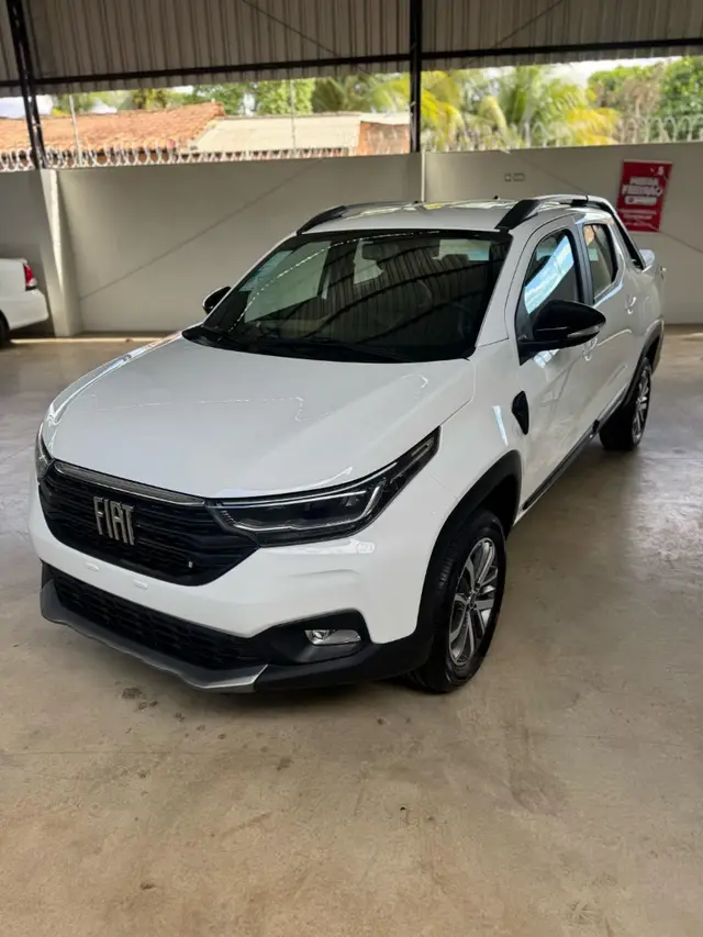 Carro Fiat Strada 2025 Volcano 1.3