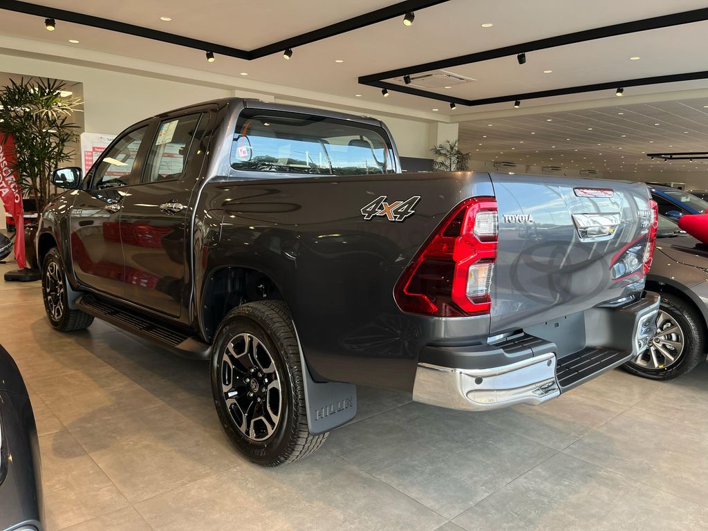 Hilux Cabine Dupla SRV 4x4 2.8 Diesel