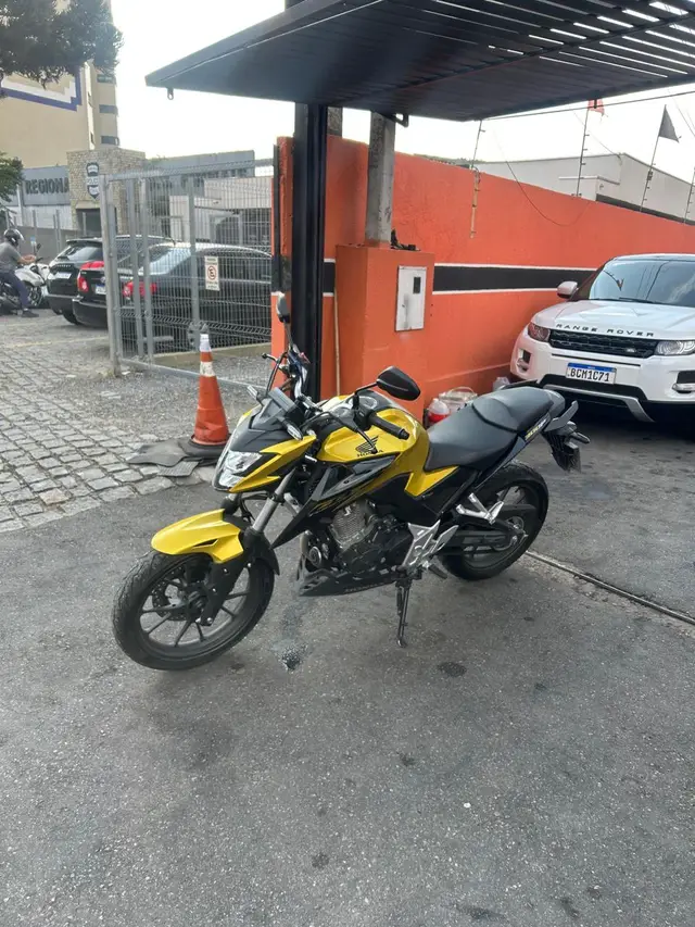 Carro Honda CB 300F Twister 2024 (CBS)