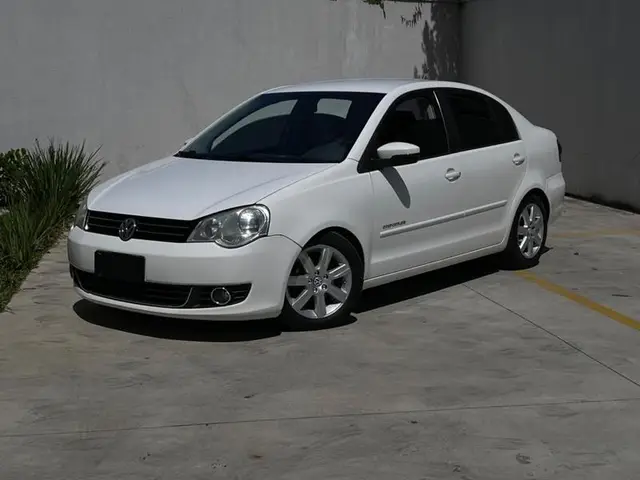 Carro Volkswagen Polo Sedan 2013 Comfortline 1.6 8V (Flex)
