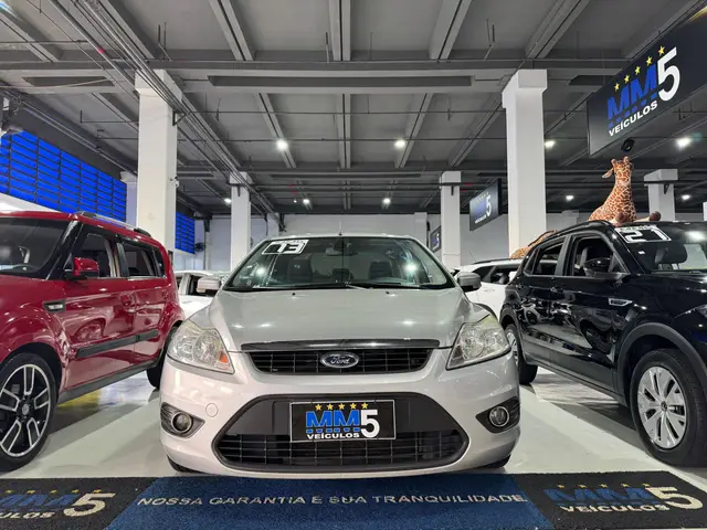 Carro Ford Focus Sedan 2013 GLX 2.0 16V (Flex)