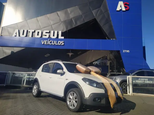 Carro Renault Sandero Stepway 2014 1.6 16V Hi-Flex (aut)