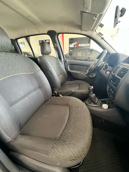 Clio Hatch. RN 1.0 16V