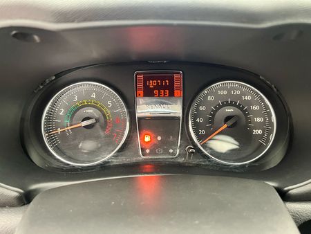 Clio Hatch. RN 1.0 16V