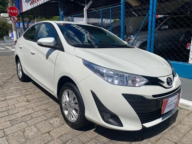 Toyota Yaris Sedan 1.5 XL CVT (Flex)