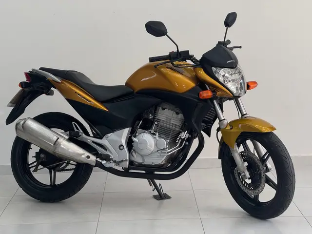 Carro Honda CB 300R 2011 Standard