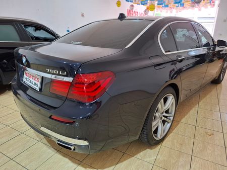 750i 750i M Sport Sedan 4.4 V8 450cv Aut.