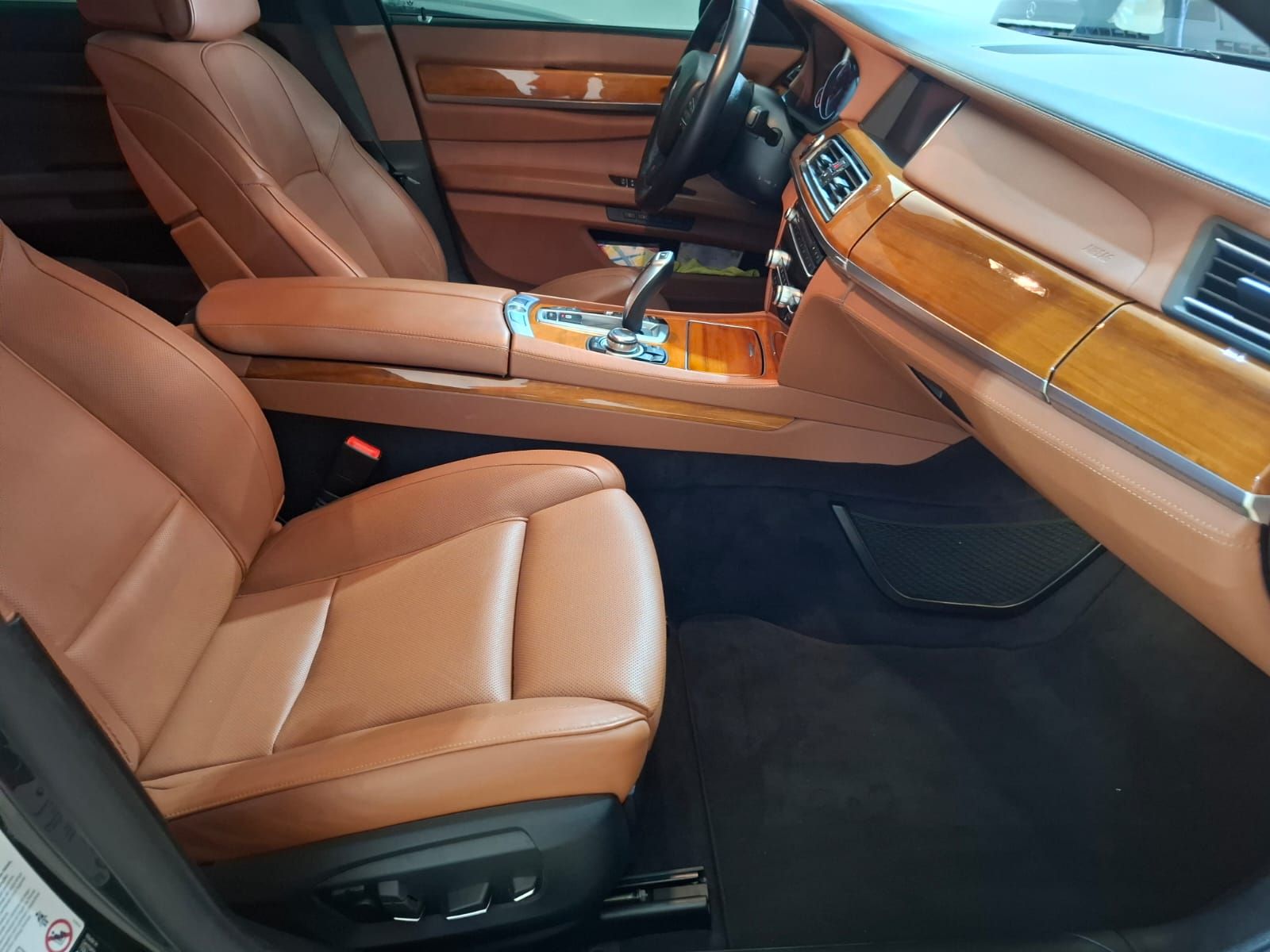 BMW 750i