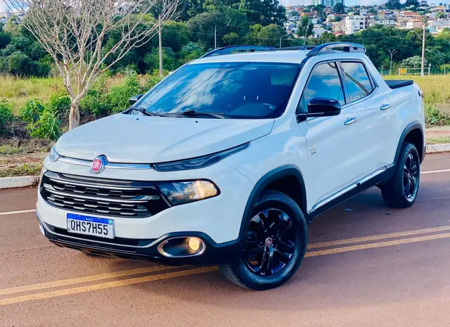 Carro Fiat Toro 2017 Volcano 2.0 diesel AT9 4x4