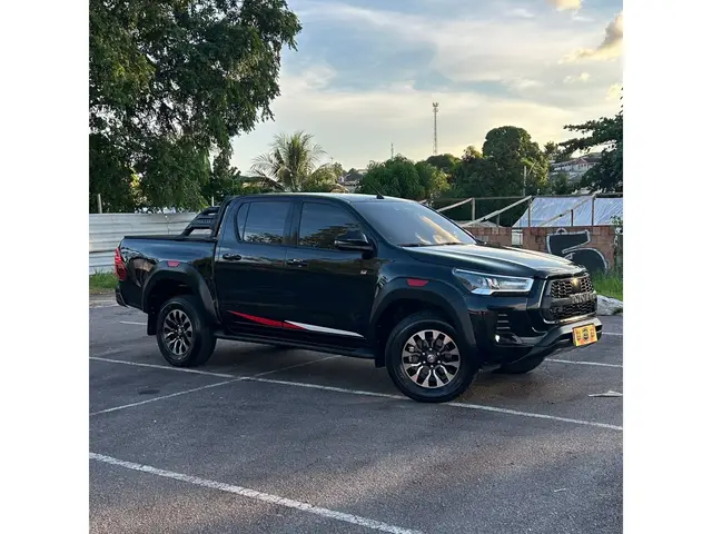 Carro Toyota Hilux Cabine Dupla 2022 GR-S 4x4 2.8 TDI Dies. Aut.