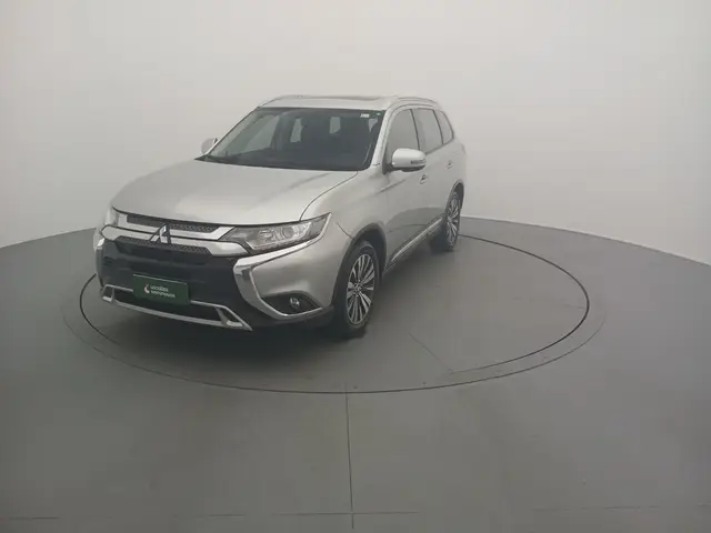 Carro Mitsubishi Outlander 2022 2.0 HPE CVT