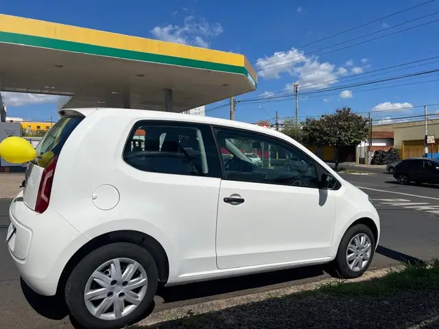 Carro Volkswagen Up! 2015 1.0 12v E-Flex take up! 2p