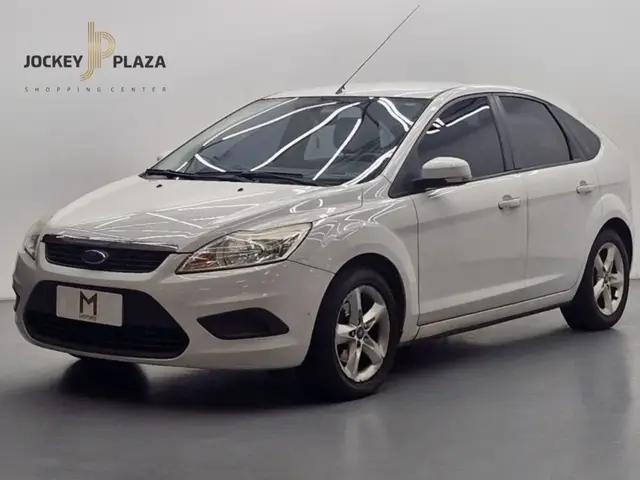 Carro Ford Focus Hatch 2012 2.0 16V Flex