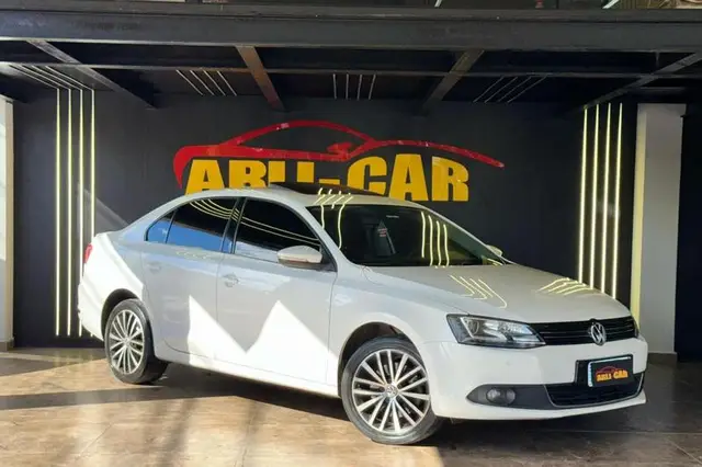 Carro Volkswagen Jetta 2013 2.0 Comfortline (Flex)