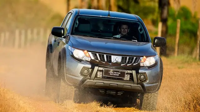 Carro Mitsubishi L200 Triton 2025 GLS 2.4 Turbo