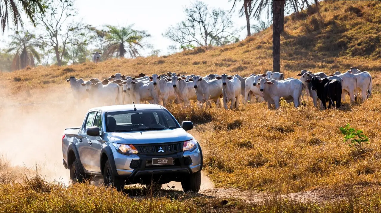 Mitsubishi L200 Triton Outdoor