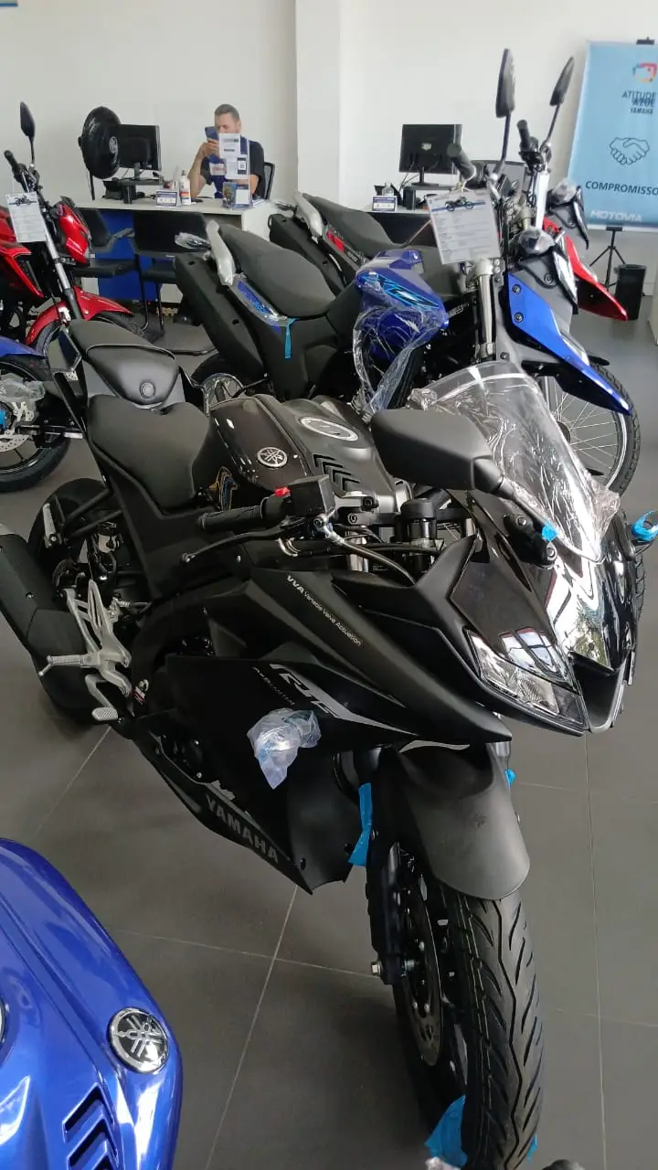 Yamaha YZF R15 ABS