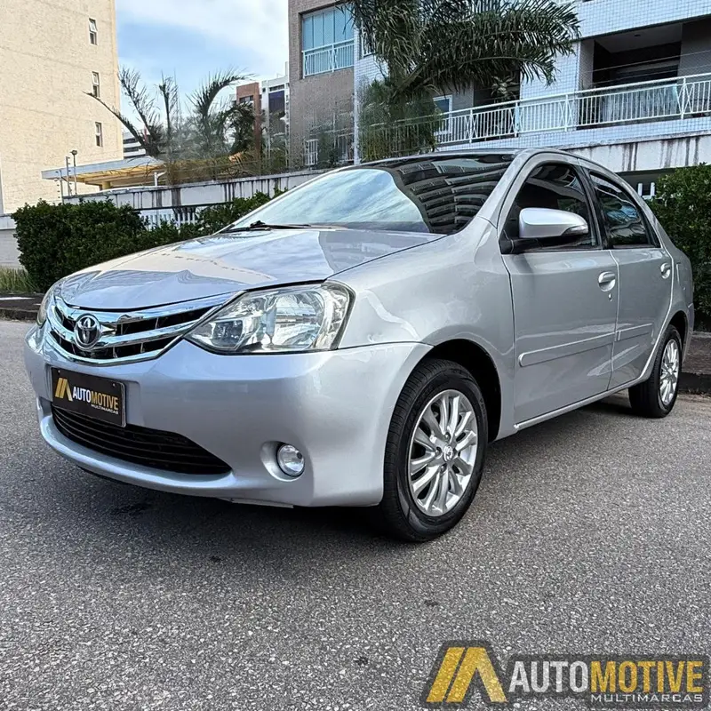 Toyota Etios Sedan XLS 1.5 (Flex)