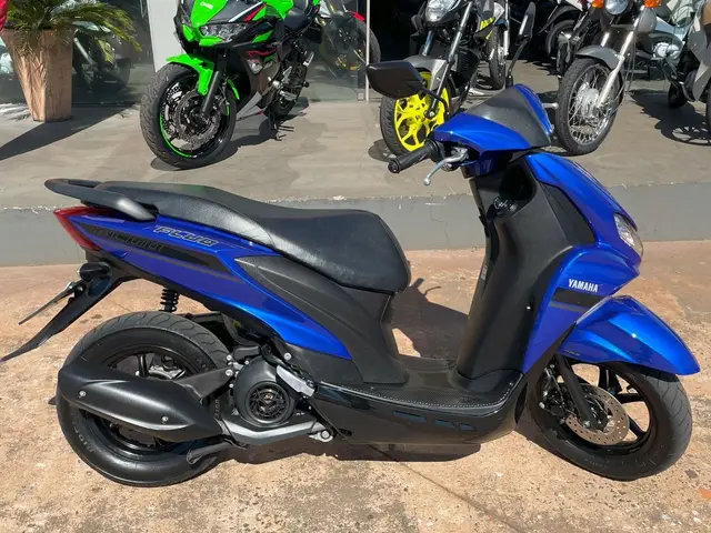 Carro Yamaha Fluo 2023 ABS