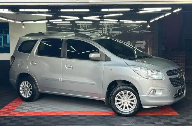 Carro Chevrolet Spin 2014 Advantage 5S 1.8 (Flex)