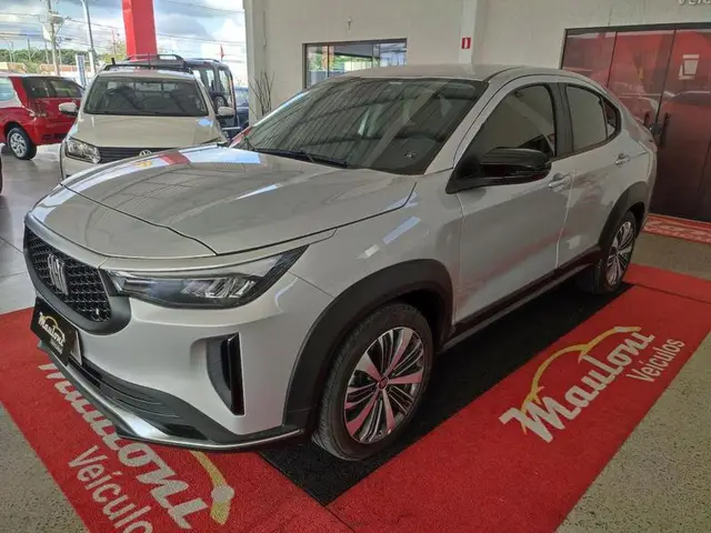 Carro Fiat Fastback 2025 Turbo 200