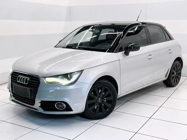 Carro Audi A1 2013 1.4 TFSI Attraction S Tronic