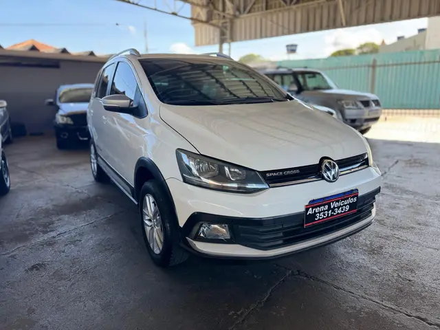 Carro Volkswagen SpaceCross 2015 1.6 16V MSI (Flex)