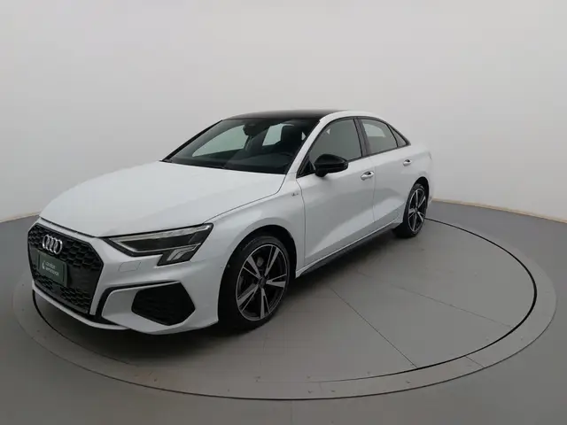 Carro Audi A3 2024 S-Line 2.0 TFSI S-Tron.(Híb.)