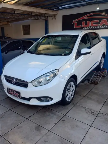 Carro Fiat Grand Siena 2015 Evo Attractive 1.4 8V (Flex)