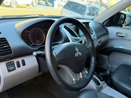 L200 Triton Sport L 200 Triton HPE 4x4 3.5 V6 (flex) (cab. dupla) (aut)