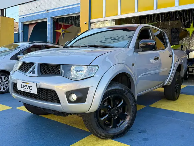 Carro Mitsubishi L200 Triton Sport 2011 L 200 Triton HPE 4x4 3.5 V6 (flex) (cab. dupla) (aut)