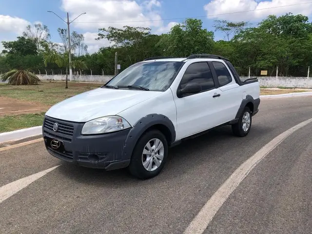 Carro Fiat Strada 2013 Adv. M. March. 1.8 Flex 16V CD