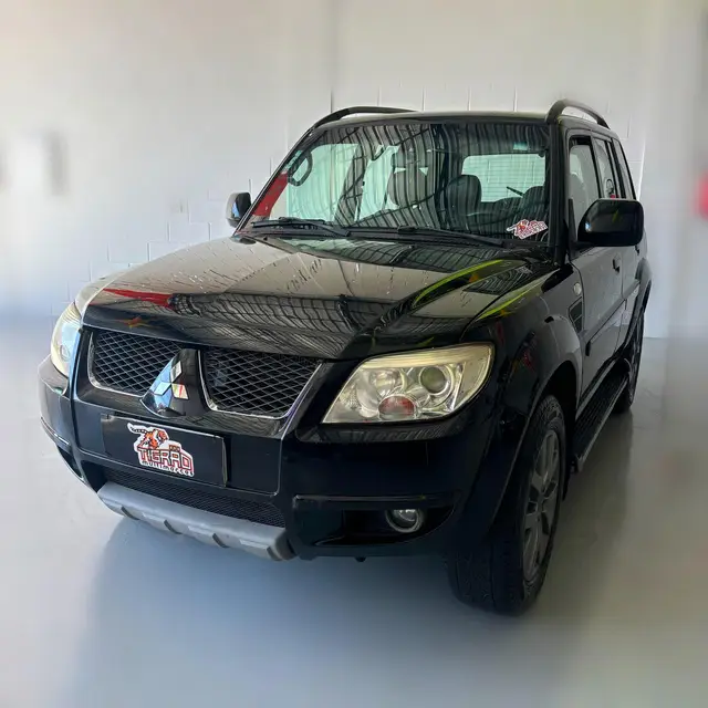 Carro Mitsubishi Pajero TR4 2014 2.0 16V 4x2 (Flex)