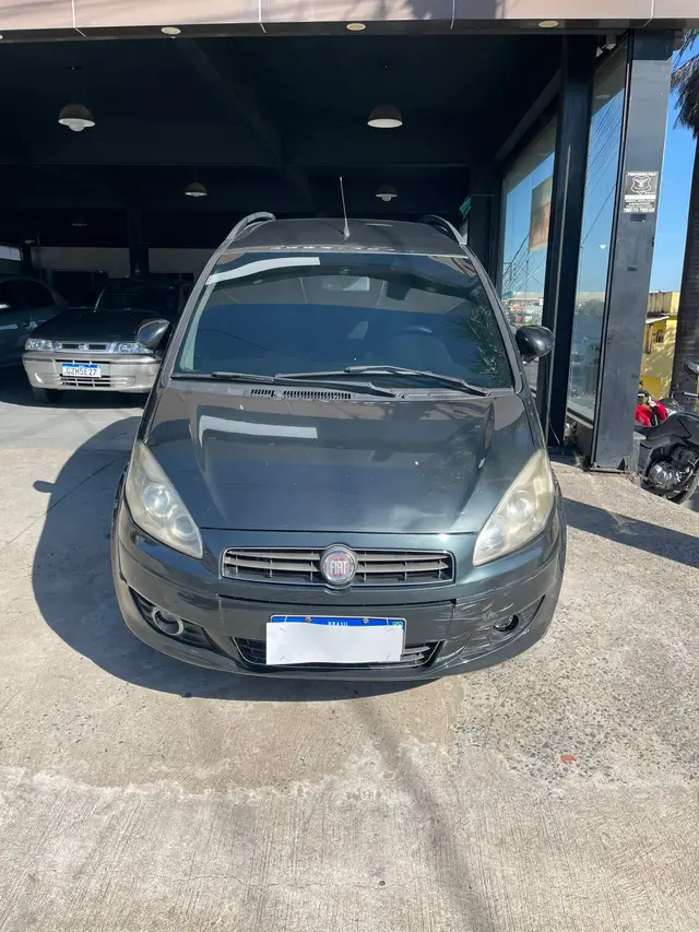 Carro Fiat Idea 2012 Attractive 1.4 8V (Flex)