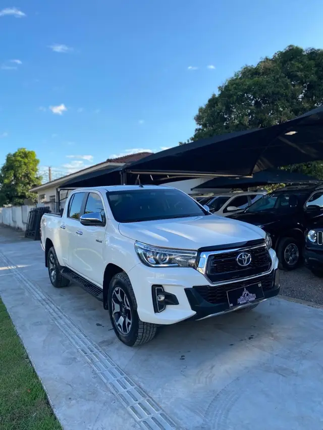 Carro Toyota Hilux Cabine Dupla 2020 Hilux 2.8 TDI CD SR 4x4 (Aut)
