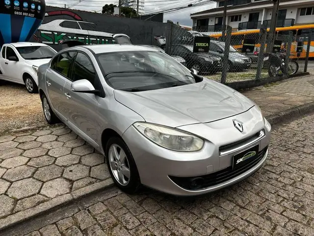 Carro Renault Fluence 2012 2.0 16V Dynamique (Flex)