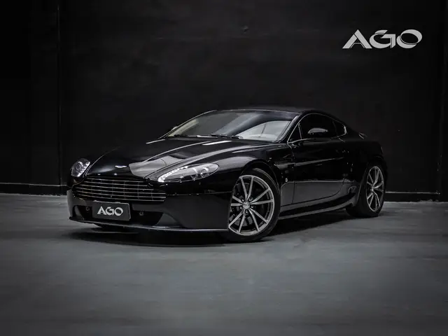 Carro Aston Martin Vantage 2012 V8 S