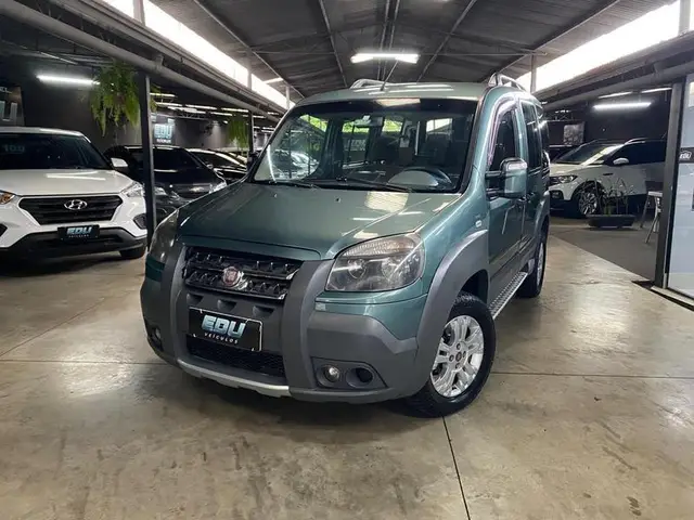 Carro Fiat Doblò 2011 Adventure Locker 1.8 16V (Flex)