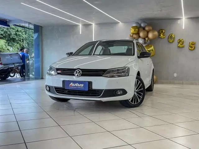 Carro Volkswagen Jetta 2014 2.0 Comfortline (Flex)