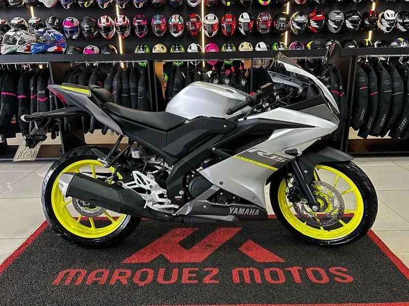 Yamaha YZF R15 ABS