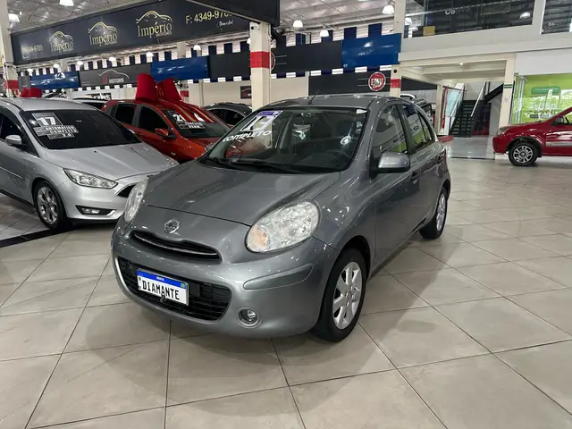 Carro Nissan March 2013 1.6 16V SV (Flex)