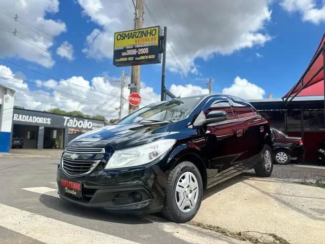 Carro Chevrolet Onix 2013 1.0 LT SPE/4