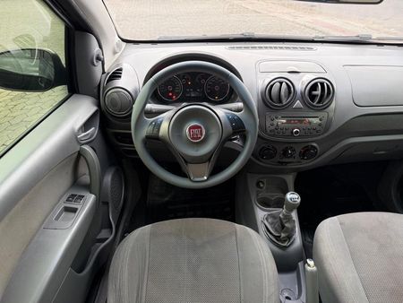Palio Essence 1.6 16V (Flex)