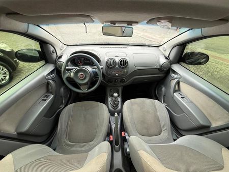 Palio Essence 1.6 16V (Flex)