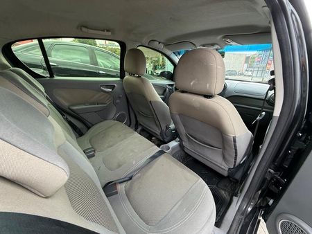 Palio Essence 1.6 16V (Flex)
