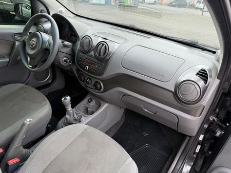 Palio Essence 1.6 16V (Flex)
